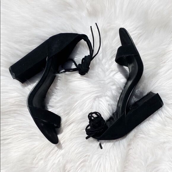 Forever 21 Strappy Suede Block Heels Black Size 6.5 - Picture 2 of 10